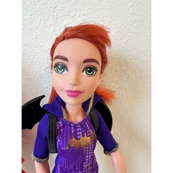 DC Super Hero Girls 12-inch action doll Set; Supergirl and Batgirl - Picture 6 of 7